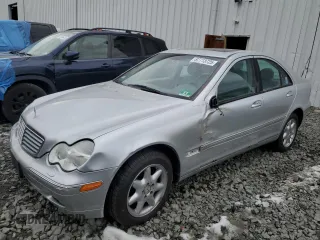 2002 Mercedes-Benz C 230/260/280/320 z VIN WDBRF61J72F155434, wystawiony jako Copart lot #87713725 z przebiegiem 77 739 mil mil oraz Szkoda całkowita • Salvage title. Historia ofert i sprzedaży dostępna na DreamBid. Obrazek 1.