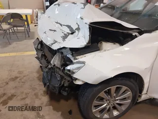 2015 Toyota Camry XLE z VIN 4T1BF1FK5FU951569, wystawiony jako IAAI lot #42237607 z przebiegiem 188 632 mil mil oraz . Historia ofert i sprzedaży dostępna na DreamBid. Obrazek 6.