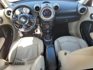 2011 MINI Countryman S with VIN WMWZC5C57BWL53612, listed as a Copart auction lot 52101125 with 120,723 mi miles and Clean Title. Bid and sale history available at DreamBid. Image 8.