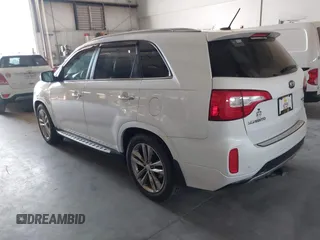 2014 Kia Sorento SX with VIN 5XYKW4A75EG518505, listed as a IAAI auction lot 36939010 with 175,976 mi miles. Bid and sale history available at carsss.com. Image 3.