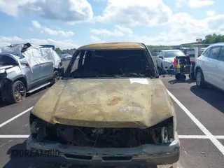 2004 Chevrolet Silverado 1500 LS with VIN 2GCEC19VX41134249, listed as a IAAI auction lot 42161250 with Not Provided miles and . Bid and sale history available at DreamBid. Image 6.
