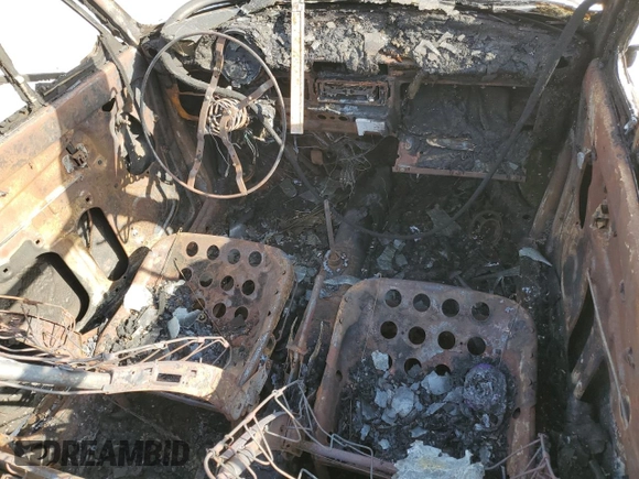 1976 Volkswagen Beetle с VIN 1562125991, выставлен на аукционе Copart как лот 54744575 с пробегом Не указан миль и На запчасти • Non repairable. История ставок и продаж доступна на DreamBid. Изображение 8.