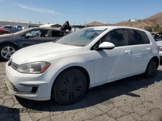2016 Volkswagen Golf SE z VIN WVWKP7AU3GW915639, wystawiony jako Copart lot #63876195 z przebiegiem 74 191 mil mil oraz Czysty tytuł • Clean title. Historia ofert i sprzedaży dostępna na DreamBid. Obrazek 1.