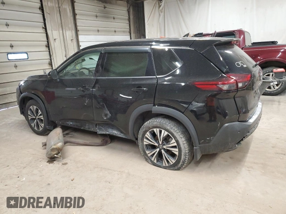 2021 Nissan Rogue SV z VIN 5N1AT3BB9MC771102, wystawiony jako Copart lot #52547865 z przebiegiem 105 602 mil mil oraz Szkoda całkowita • Salvage title. Historia ofert i sprzedaży dostępna na DreamBid. Obrazek 2.