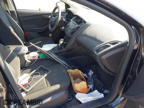 2015 Ford Focus SE with VIN 1FADP3F28FL204176, listed as a IAAI auction lot 42132656 with Not Provided miles. Bid and sale history available at carsss.com. Image 5.