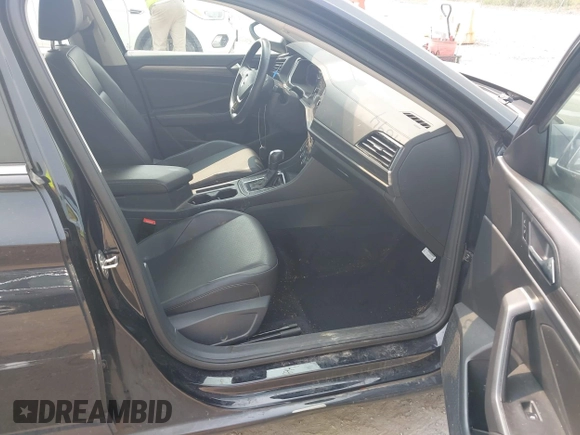 2020 Volkswagen Jetta SEL z VIN 3VWEB7BU9LM023817, wystawiony jako IAAI lot #42371694 z przebiegiem 99 100 mil mil oraz . Historia ofert i sprzedaży dostępna na DreamBid. Obrazek 5.