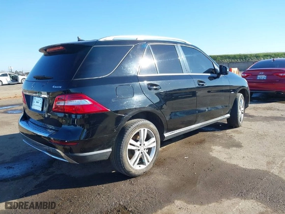 2012 Mercedes-Benz M-Class ML 350 with VIN 4JGDA5HB8CA036367, listed as a IAAI auction lot 41665462 with 102,225 mi miles. Bid and sale history available at carsss.com. Image 4.