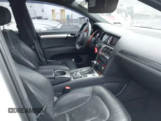 2014 Audi Q7 3.0T S line Prestige with VIN WA1DGAFE4ED010577, listed as a IAAI auction lot 41498879 with 180,403 mi miles. Bid and sale history available at carsss.com. Image 5.