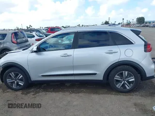 2021 Kia Niro LX with VIN KNDCB3LC2M5472028, listed as a IAAI auction lot 40884859 with 19,985 mi miles. Bid and sale history available at carsss.com. Image 15.