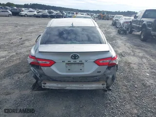 2020 Toyota Camry SE with VIN 4T1J11AKXLU879877, listed as a IAAI auction lot 40827028 with 176,872 mi miles. Bid and sale history available at carsss.com. Image 17.