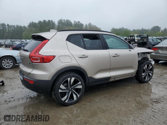 2023 Volvo XC40 Plus Dark Theme с VIN YV4L12UL1P2938143, выставлен на аукционе Copart как лот 55974655 с пробегом 18 336 миль миль и Списание • Salvage title. История ставок и продаж доступна на DreamBid. Изображение 3.