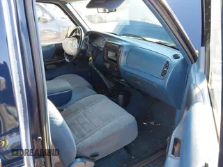 1997 Ford Ranger XLT z VIN 1FTCR10A1VUC49988, wystawiony jako IAAI lot #41257264 z przebiegiem 414 401 mil mil oraz . Historia ofert i sprzedaży dostępna na DreamBid. Obrazek 5.