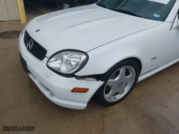 2001 Mercedes-Benz SLK-Class with VIN WDBKK65FX1F194536, listed as a IAAI auction lot 41881130 with NaN miles. Bid and sale history available at carsss.com. Image 6.