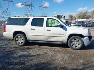 2008 GMC Yukon XL SLT 4SB z VIN 1GKFK16308R106715, wystawiony jako IAAI lot #40669557 z przebiegiem 268 028 mil mil oraz . Historia ofert i sprzedaży dostępna na DreamBid. Obrazek 14.