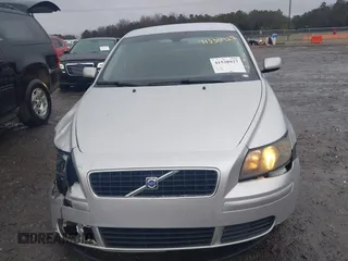 2006 Volvo S40 2.4L with VIN YV1MS382762220598, listed as a IAAI auction lot 41538927 with 115,966 mi miles. Bid and sale history available at carsss.com. Image 12.