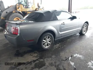 2007 Ford Mustang Deluxe with VIN 1ZVFT84N375264491, listed as a IAAI auction lot 41946983 with 196,314 mi miles and . Bid and sale history available at carsss.com. Image 4.