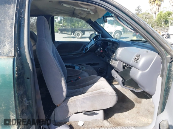 2000 Dodge Dakota with VIN 1B7GL22X2YS648337, listed as a IAAI auction lot 42100658 with 180,790 mi miles. Bid and sale history available at carsss.com. Image 5.
