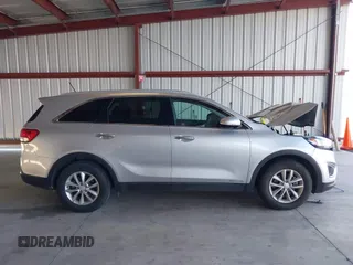 2018 Kia Sorento LX V6 with VIN 5XYPGDA50JG413205, listed as a IAAI auction lot 40331681 with 69,664 mi miles. Bid and sale history available at carsss.com. Image 13.