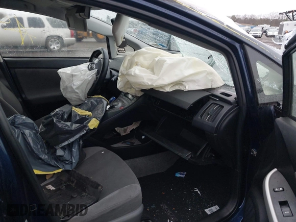 2013 Toyota Prius One with VIN JTDKN3DU4D1642620, listed as a IAAI auction lot 41950146 with Not Provided miles and . Bid and sale history available at DreamBid. Image 5.