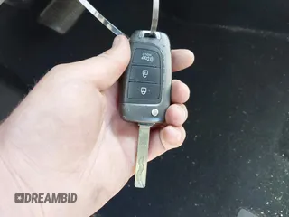 2020 Hyundai Venue SEL z VIN KMHRC8A30LU046880, wystawiony jako IAAI lot #41853894 z przebiegiem 65 907 mil mil oraz . Historia ofert i sprzedaży dostępna na DreamBid. Obrazek 11.