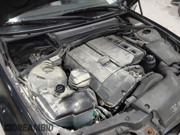 2004 BMW 3 Series 325xi with VIN WBAEP33464PF04602, listed as a IAAI auction lot 41634556 with 92,408 mi miles. Bid and sale history available at carsss.com. Image 6.