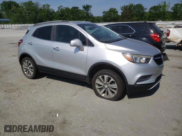 2017 Buick Encore Preferred z VIN KL4CJASB0HB013310, wystawiony jako Copart lot #54769465 z przebiegiem 154 218 mil mil oraz Szkoda całkowita • Salvage title. Historia ofert i sprzedaży dostępna na DreamBid. Obrazek 4.