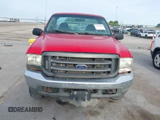 2003 Ford F-250 XL z VIN 1FTNF21L63EB22460, wystawiony jako IAAI lot #42330580 z przebiegiem 142 557 mil mil oraz . Historia ofert i sprzedaży dostępna na DreamBid. Obrazek 6.