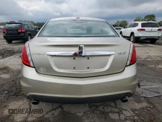 2011 Lincoln MKS z VIN 1LNHL9DR1BG608963, wystawiony jako Copart lot #55390335 z przebiegiem 162 383 mil mil oraz Szkoda całkowita • Salvage title. Historia ofert i sprzedaży dostępna na DreamBid. Obrazek 6.