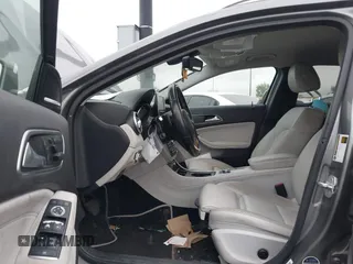 2016 Mercedes-Benz GLA 250 z VIN WDCTG4EB3GJ220886, wystawiony jako IAAI lot #42099790 z przebiegiem 131 012 mil mil oraz . Historia ofert i sprzedaży dostępna na DreamBid. Obrazek 5.