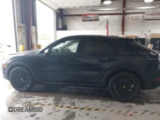 2024 Porsche Cayenne z VIN WP1BA2AY3RDA52863, wystawiony jako IAAI lot #42317622 z przebiegiem Nie podano mil oraz . Historia ofert i sprzedaży dostępna na DreamBid. Obrazek 14.