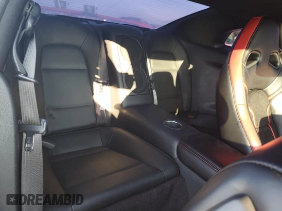 2010 Nissan GT-R Premium z VIN JN1AR5EF0AM230171, wystawiony jako Copart lot #66912074 z przebiegiem Nie podano mil oraz Szkody całkowita. Historia ofert i sprzedaży dostępna na DreamBid. Obrazek 10.