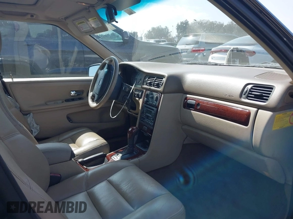 2000 Volvo S70 с VIN YV1LS56D1Y2662615, выставлен на аукционе IAAI как лот 41622599 с пробегом 269 328 миль миль и . История ставок и продаж доступна на DreamBid. Изображение 5.