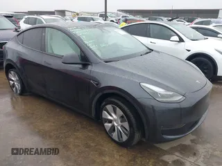 2024 Tesla Model Y Long Range z VIN 7SAYGDEE5RA260614, wystawiony jako IAAI lot #42191551 z przebiegiem 16 375 mil mil oraz . Historia ofert i sprzedaży dostępna na DreamBid. Obrazek 1.