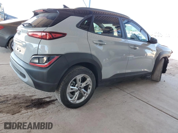 2022 Hyundai Kona SEL with VIN KM8K62AB0NU881216, listed as a Copart auction lot 54007965 with 57,575 mi miles and Salvage Title. Bid and sale history available at carsss.com. Image 3.