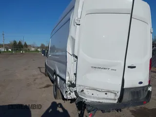 2024 Ford Transit Cargo z VIN 1FTBW3X89RKB49268, wystawiony jako IAAI lot #42081360 z przebiegiem 7 290 mil mil oraz . Historia ofert i sprzedaży dostępna na DreamBid. Obrazek 6.