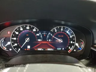 2019 BMW 5 Series 540i xDrive with VIN WBAJE7C53KWW37760, listed as a Copart auction lot 84263044 with 44,687 mi miles and Salvage Title. Bid and sale history available at carsss.com. Image 9.