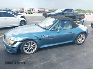 1999 BMW Z3 2.5 z VIN 4USCH9339XLG00523, wystawiony jako IAAI lot #42471650 z przebiegiem 180 985 mil mil oraz . Historia ofert i sprzedaży dostępna na DreamBid. Obrazek 6.