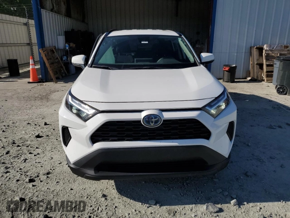 2022 Toyota RAV4 Hybrid XLE z VIN 4T3RWRFV9NU062061, wystawiony jako Copart lot #61571305 z przebiegiem 44 623 mil mil oraz Szkoda całkowita • Salvage title. Historia ofert i sprzedaży dostępna na DreamBid. Obrazek 5.