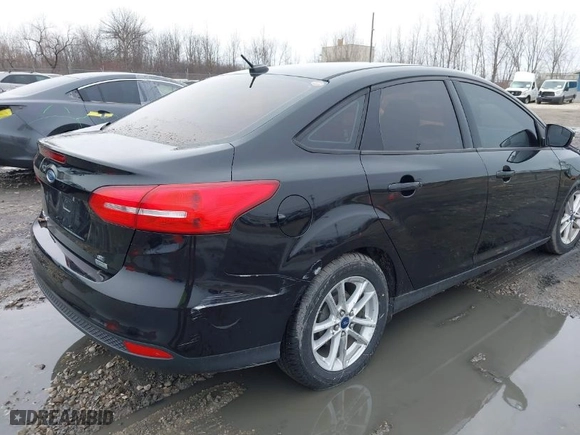 2015 Ford Focus SE with VIN 1FADP3FE2FL261161, listed as a IAAI auction lot 41965026 with 1 mi miles. Bid and sale history available at carsss.com. Image 6.