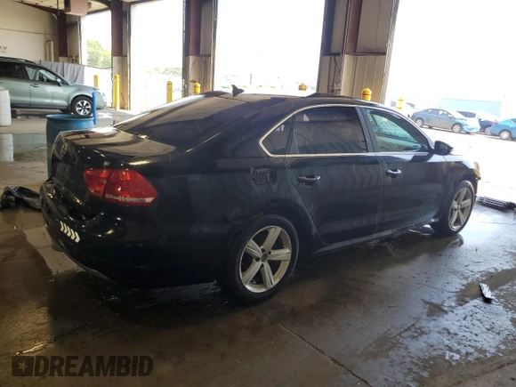 2012 Volkswagen Passat SE z VIN 1VWBP7A31CC031053, wystawiony jako Copart lot #59672125 z przebiegiem Nie podano mil oraz Szkoda całkowita • Salvage title. Historia ofert i sprzedaży dostępna na DreamBid. Obrazek 3.
