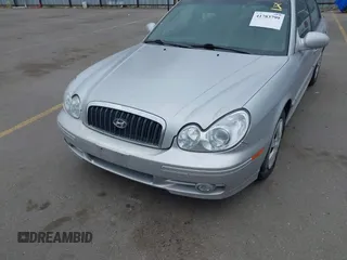 2003 Hyundai Sonata with VIN KMHWF25S33A840475, listed as a IAAI auction lot 41783799 with 181,890 mi miles. Bid and sale history available at carsss.com. Image 6.