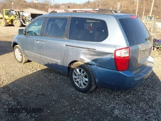 2007 Kia Sedona LX with VIN KNDMB233676112774, listed as a IAAI auction lot 41753103 with 131,309 mi miles. Bid and sale history available at carsss.com. Image 3.