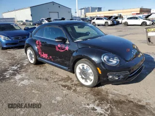 2019 Volkswagen Beetle SE with VIN 3VWJD7ATXKM702995, listed as a Copart auction lot 88101565 with 0 mi miles and Clean Title. Bid and sale history available at carsss.com. Image 4.