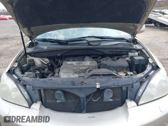 2005 Lexus RX 330 with VIN 2T2HA31U65C047755, listed as a IAAI auction lot 42043942 with 301,840 mi miles. Bid and sale history available at carsss.com. Image 10.