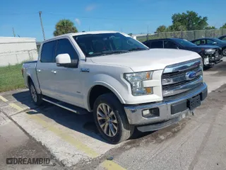 2015 Ford F-150 XL with VIN 1FTEW1CP2FKD93810, listed as a IAAI auction lot 39965938 with 158,687 mi miles. Bid and sale history available at carsss.com. Image 1.