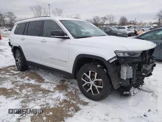 2023 Jeep Grand Cherokee Limited z VIN 1C4RJKBG1P8832579, wystawiony jako IAAI lot #41360620 z przebiegiem 20 359 mil mil oraz . Historia ofert i sprzedaży dostępna na DreamBid. Obrazek 1.