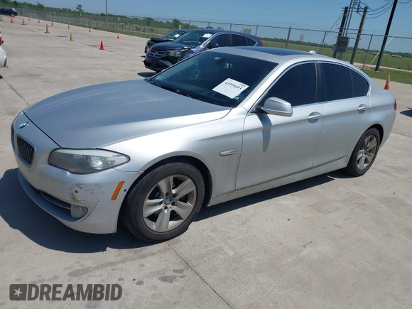 2013 BMW 5 Series 528i with VIN WBAXG5C57DD229608, listed as a IAAI auction lot 41999493 with 147,003 mi miles and . Bid and sale history available at carsss.com. Image 2.