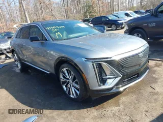 2024 Cadillac LYRIQ Luxury z VIN 1GYKPSRL3RZ107978, wystawiony jako IAAI lot #41509419 z przebiegiem 10 233 mil mil oraz . Historia ofert i sprzedaży dostępna na DreamBid. Obrazek 1.