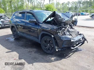 2022 Volkswagen Atlas SE z VIN 1V2WP2CA8NC521378, wystawiony jako IAAI lot #41998352 z przebiegiem 68 611 mil mil oraz . Historia ofert i sprzedaży dostępna na DreamBid. Obrazek 1.