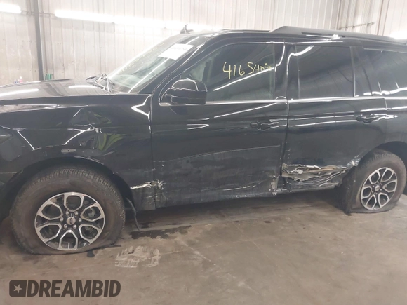 2024 Ford Expedition XL with VIN 1FMJU1G85REA47868, listed as a IAAI auction lot 41654050 with 3,820 mi miles. Bid and sale history available at carsss.com. Image 6.